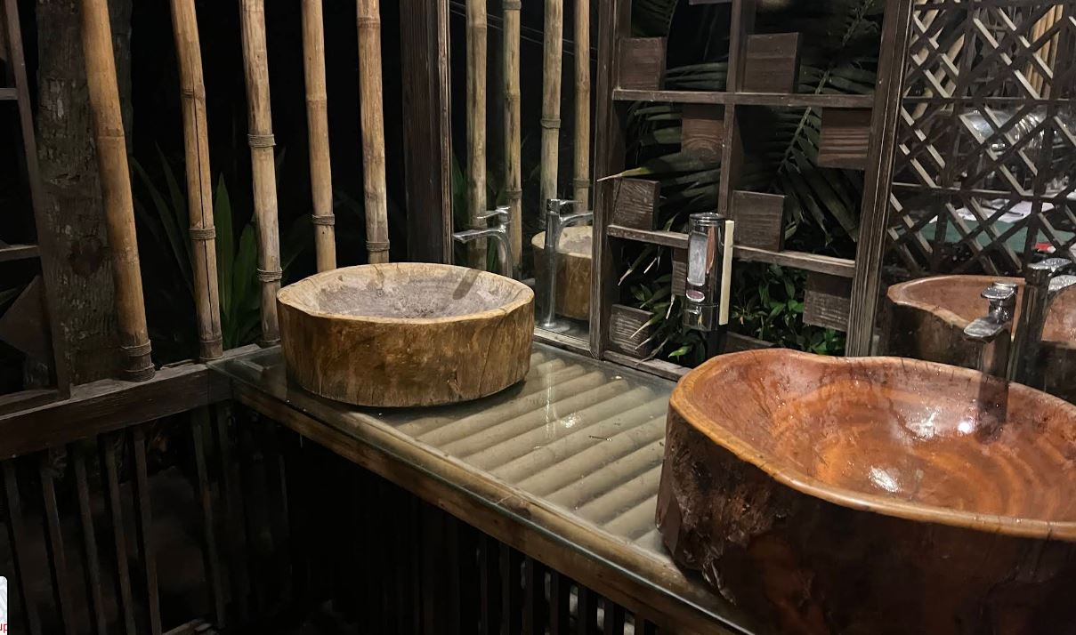 Wooden basin